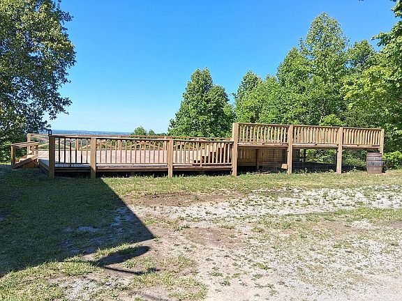 4th image of 1570 State Highway 3249