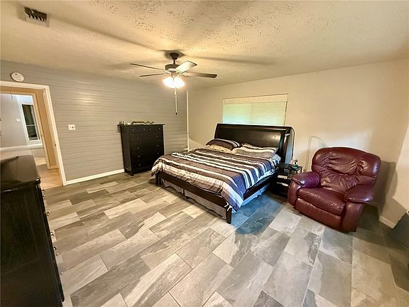 5th image of 65 Navarro Dr