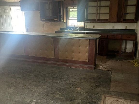 5th image of 12947 Mary Lee Ave