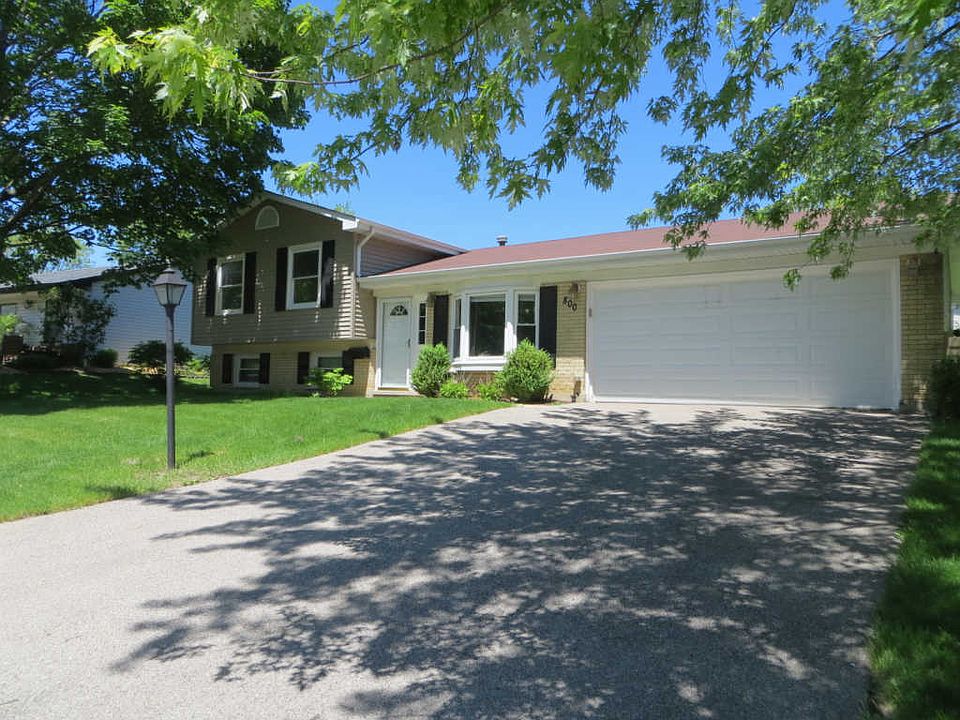 1st image of 800 Burr Oak Dr