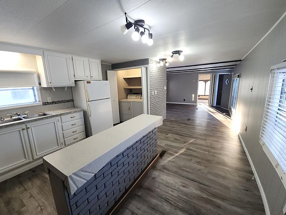 5th image of 556 S Harvest Ln