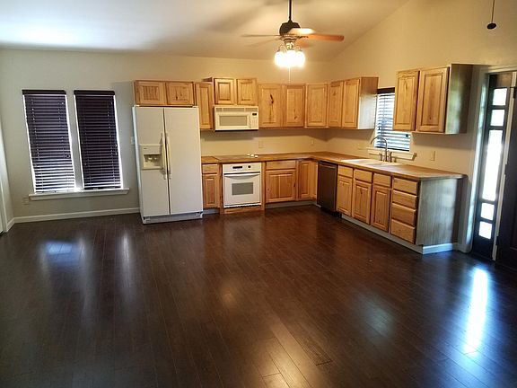 Kitchen area, dining to the left. I am standing in the livi