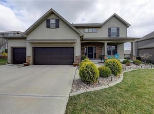 16339 S Locust St, Olathe, KS 66062