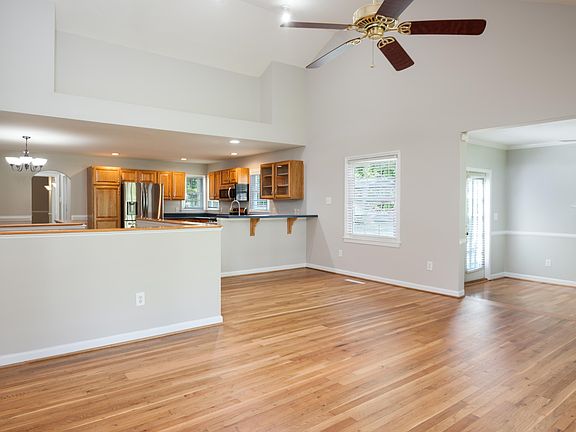 4th image of 4220 Hope Valley Rd