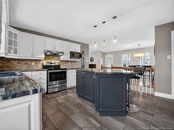 4th image of 91 Leger Cres