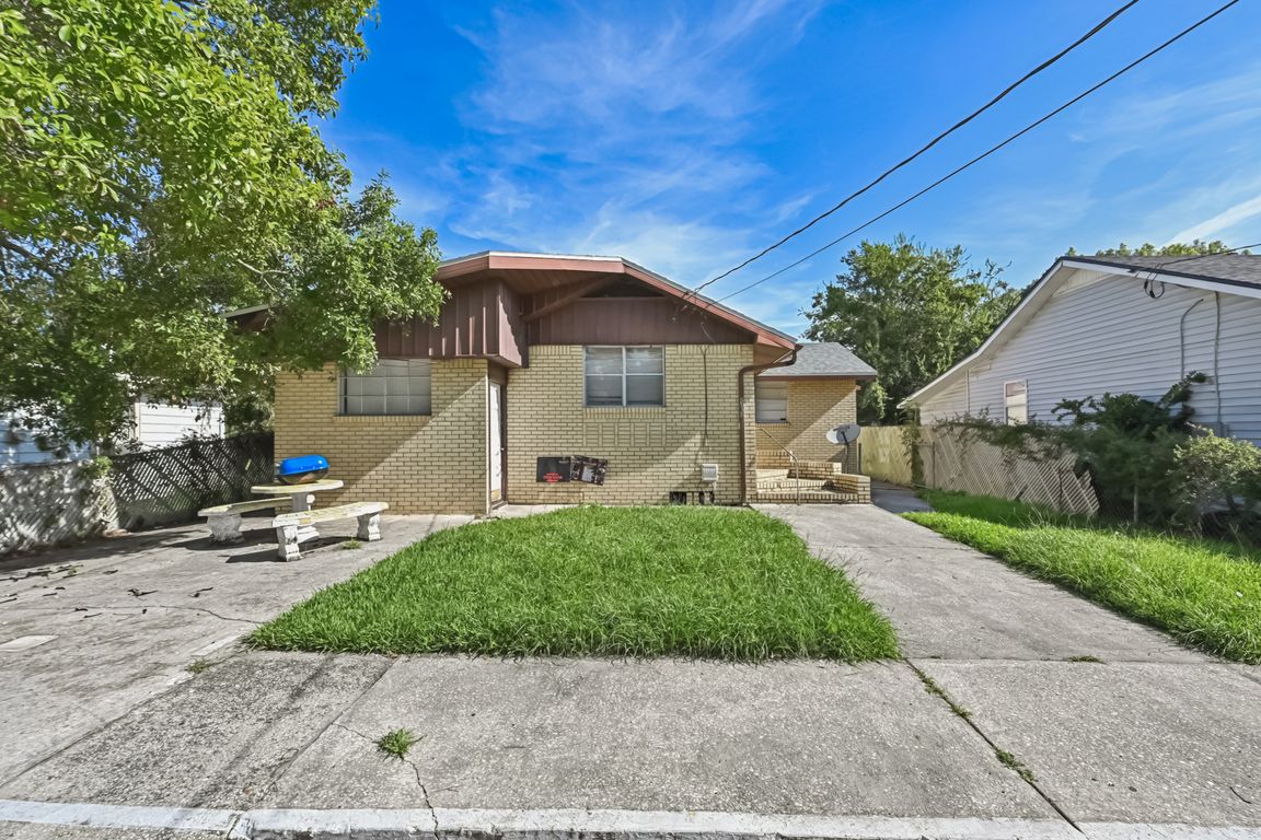 Atlee Ave-S1408-001.jpg