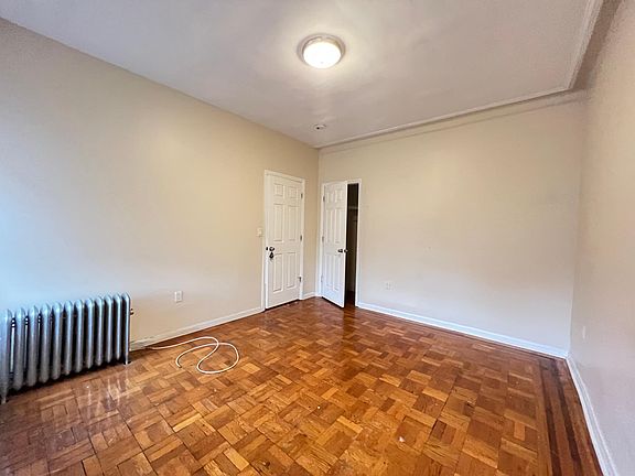 4th image of 233 Weequahic Ave #12
