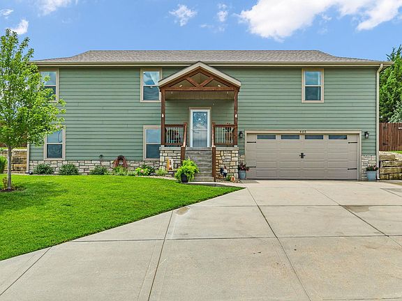 2nd image of 405 Highland Pointe Dr