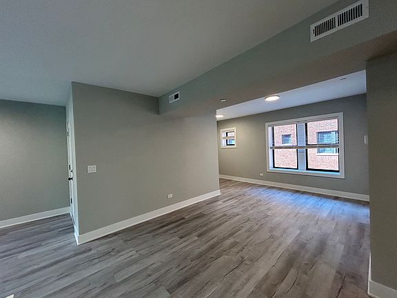 5th image of 1145 Oak Ave #2W