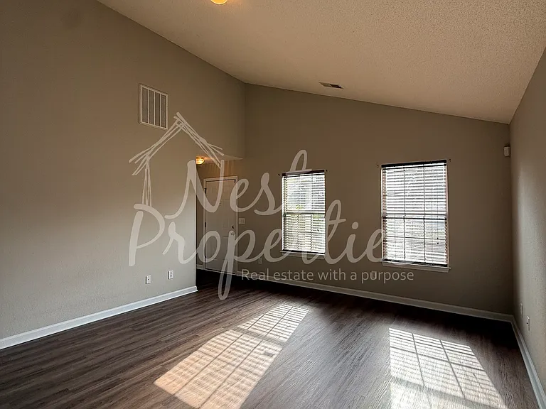 427 Kingston Trace Rd — Photo 3