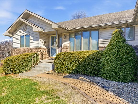 3rd image of 118 Sleepy Hollow Dr