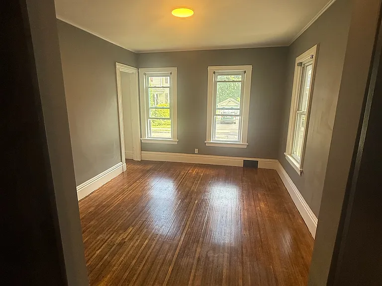 22 Weider St — Photo 16