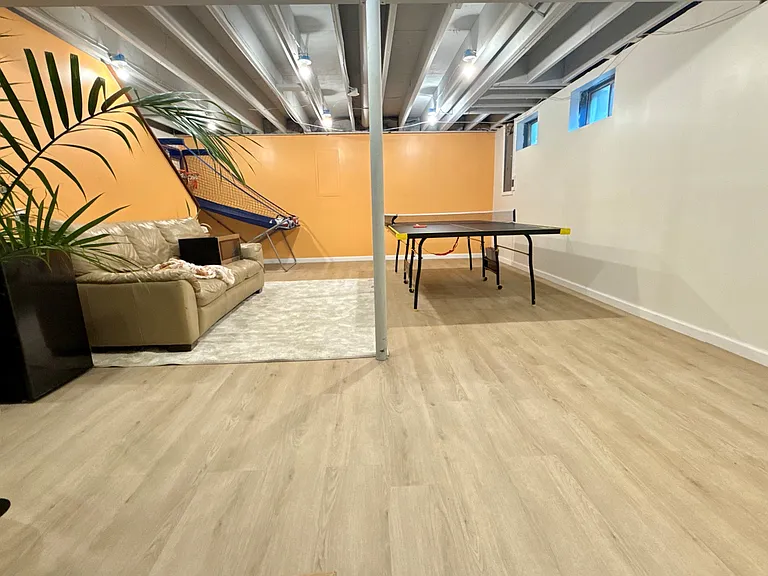 10352 Conway Rd — Photo 3