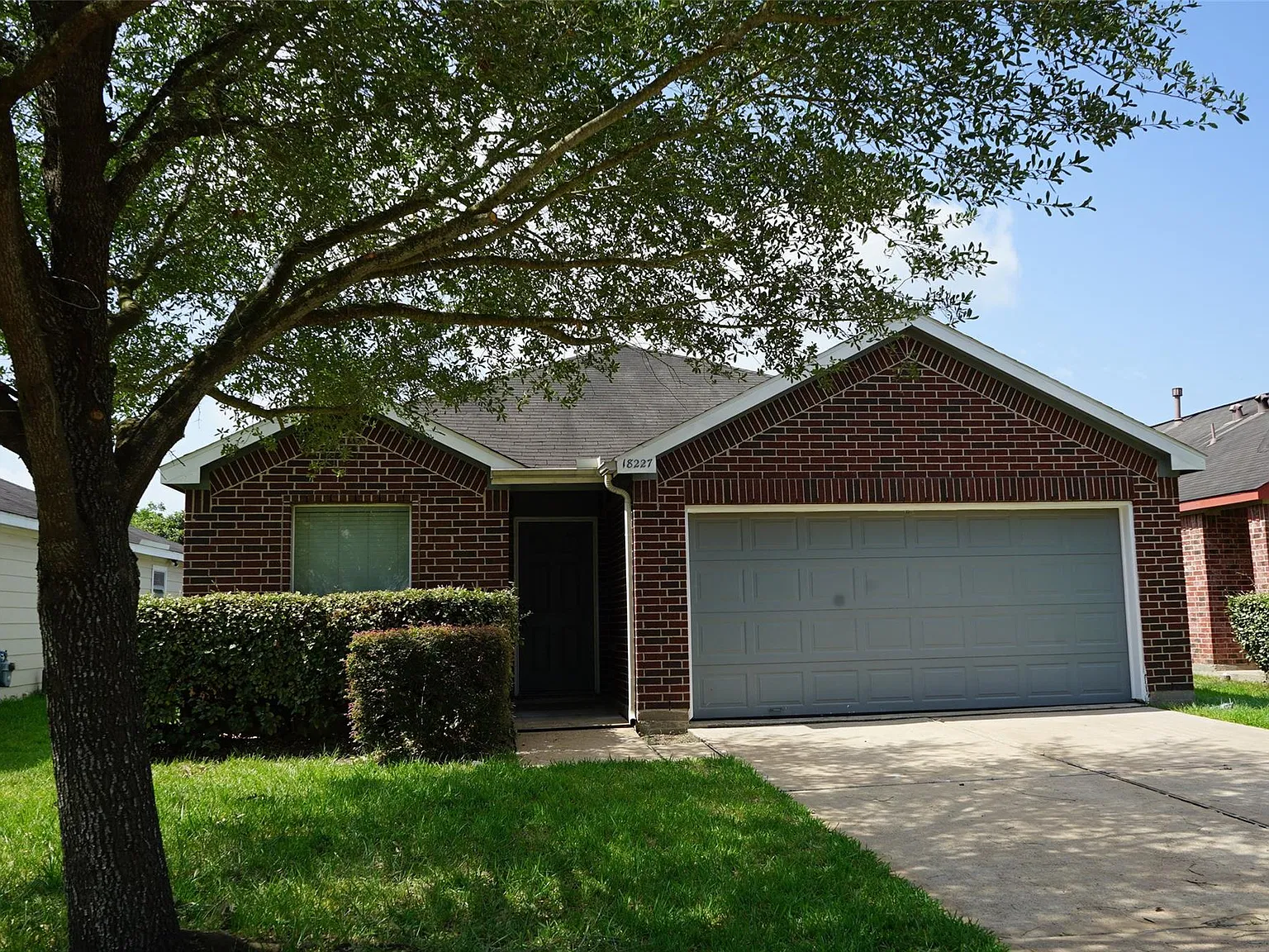 3 bed, 2.0 bath, 1279 sqft, $1,700 — Photo 1
