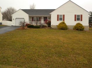 41 Arrowhead Ln, Stuarts Draft, VA 24477