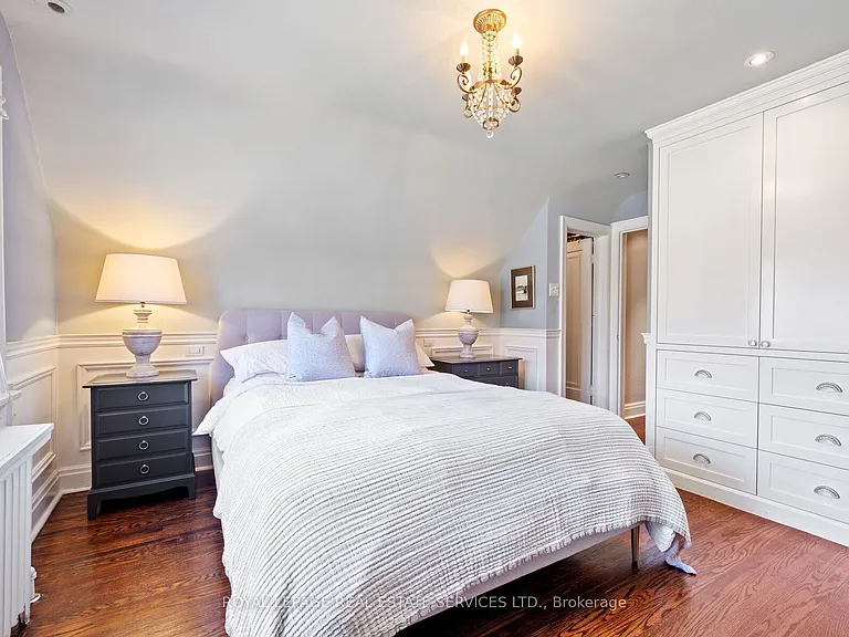 60 Thompson Ave — Photo 22