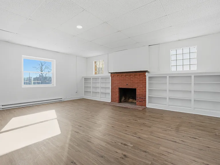 157 W Washington St — Photo 27