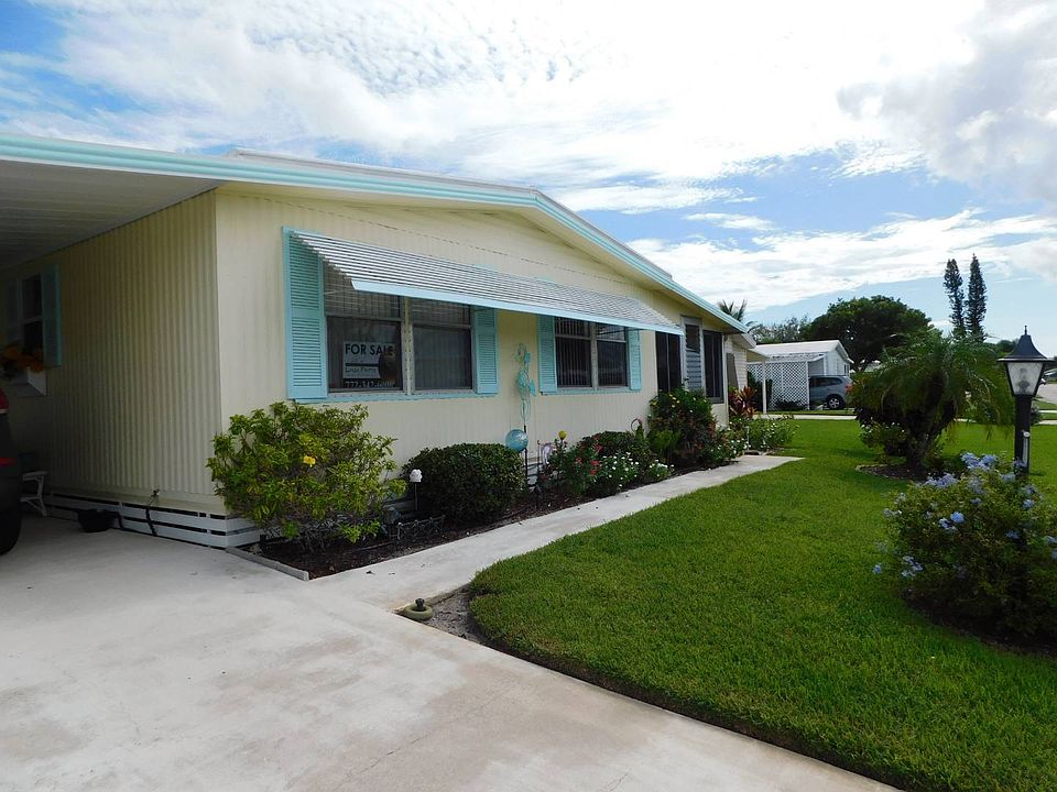 1st image of 64 NE Pinelake Village Blvd