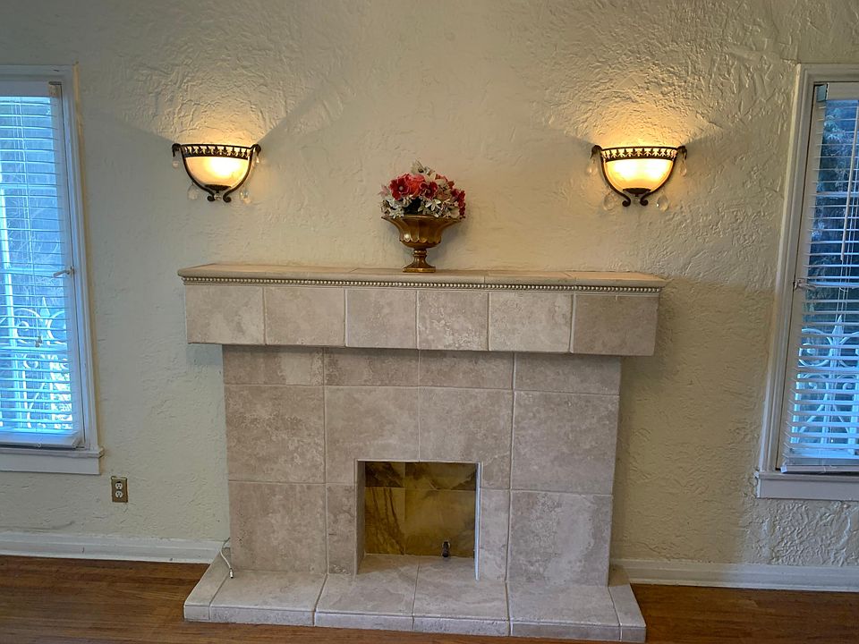 Decorative fireplace