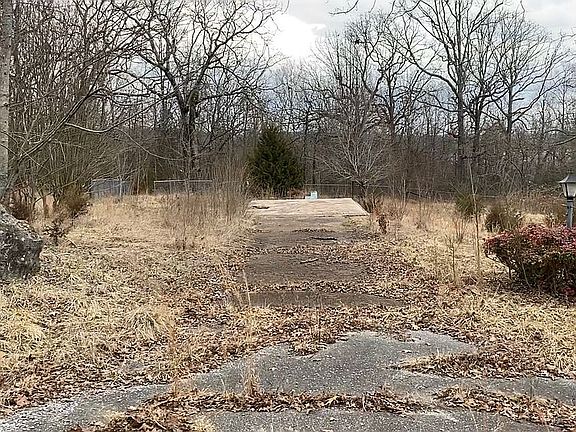 3rd image of 1406 Sleepy Hollow Dr