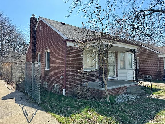 2nd image of 11990 Duchess St