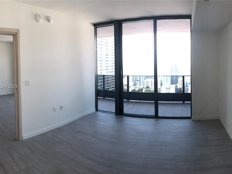 Brickell Plz — Photo 38