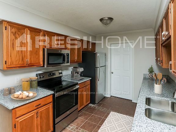 2nd image of 4747 Meadow Trail Dr