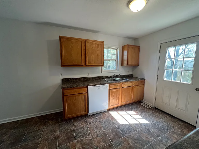 319 Flad St — Photo 3