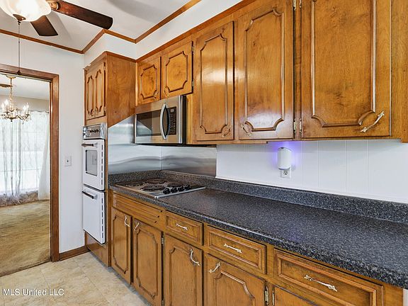 5th image of 5636 Ridgewood Rd