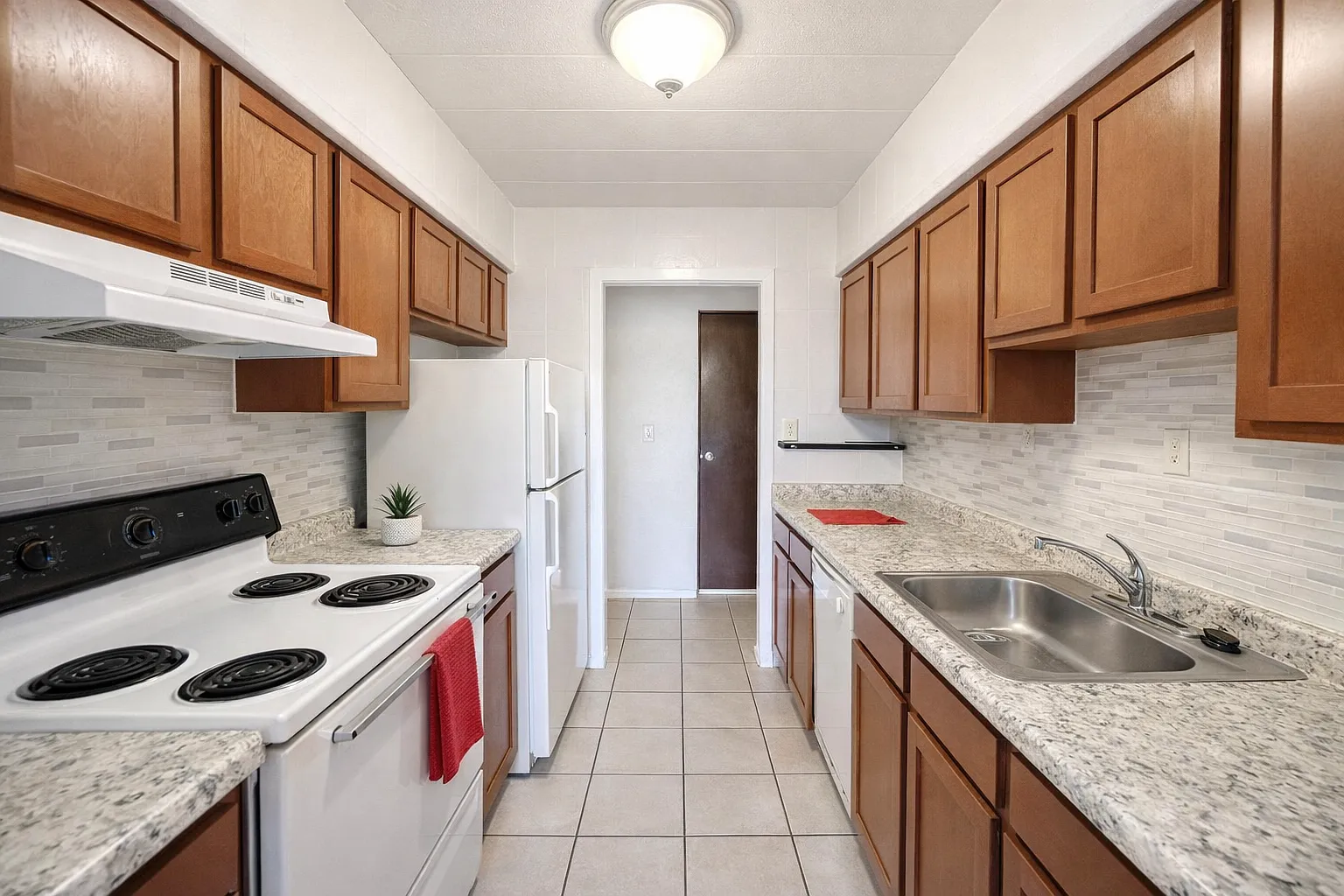 2 bed, 900 sqft, $1,135 — Photo 4