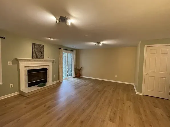 13118 Ashnut Ln, Herndon, VA 20171