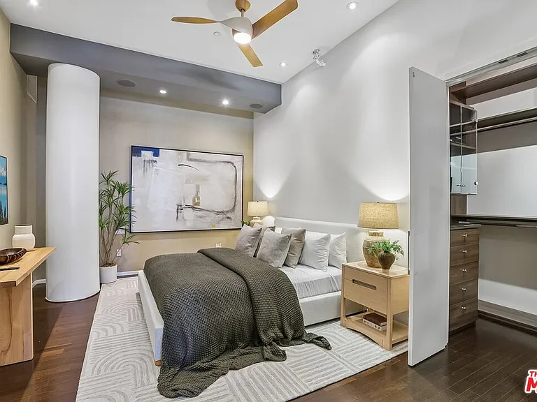 1645 N Vine St #911 — Photo 43
