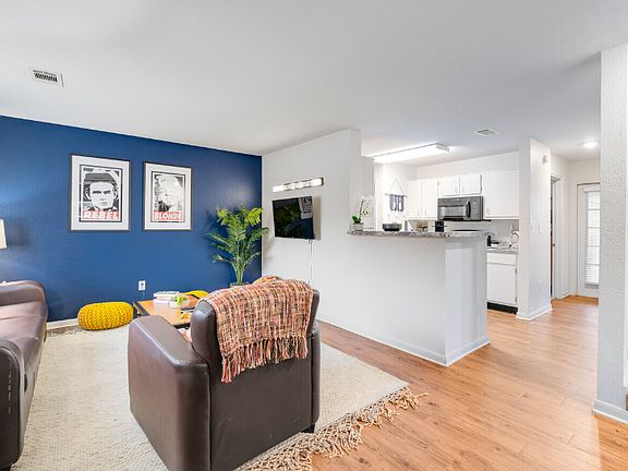 2nd image of 5292 Croyden Ave