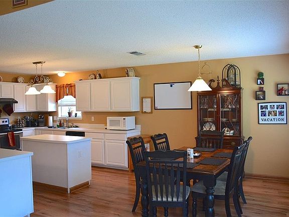 3rd image of 4016 Busch Gardens Dr