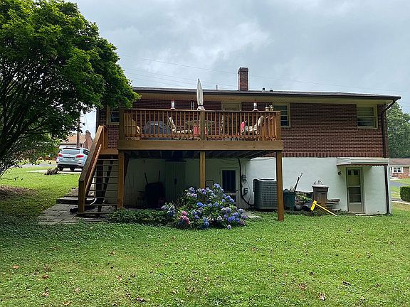 5th image of 3823 Moorman Dr