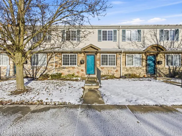 16253 Terrace Village Dr, Taylor, MI 48180