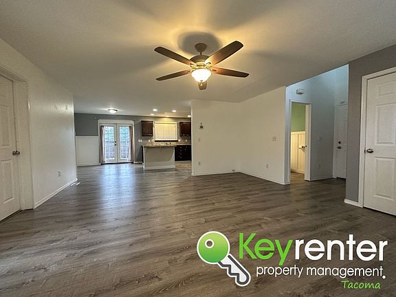 4th image of 1309 182nd Street Ct E