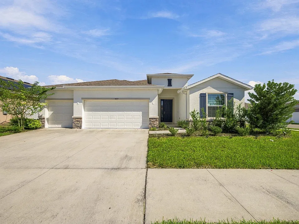 8227 SW 59th Ter