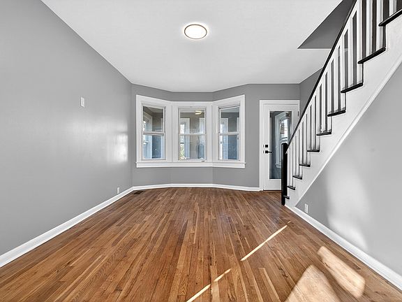 5th image of 854 Kennedy Blvd