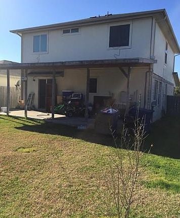 Nice patio for entertainment. Nice back yard.