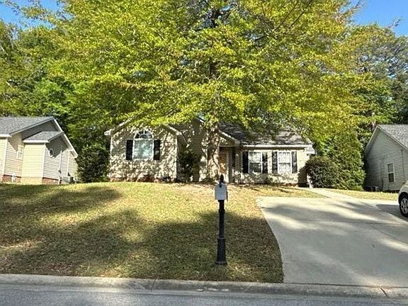 3rd image of 731 Burnside Dr