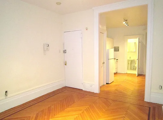 Rented by City Connections Realty | media 38