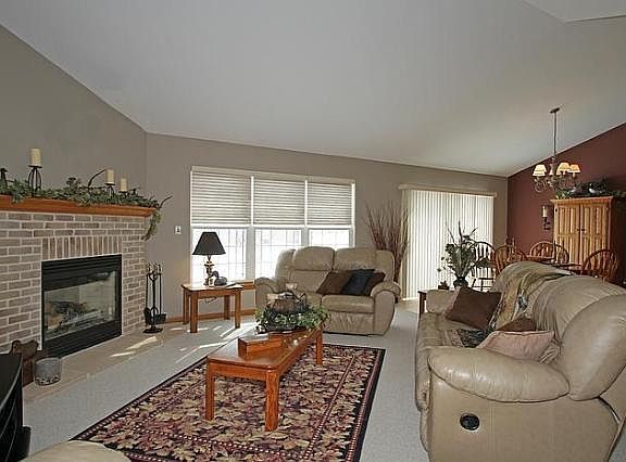 5th image of W203N17362 Francis Dr