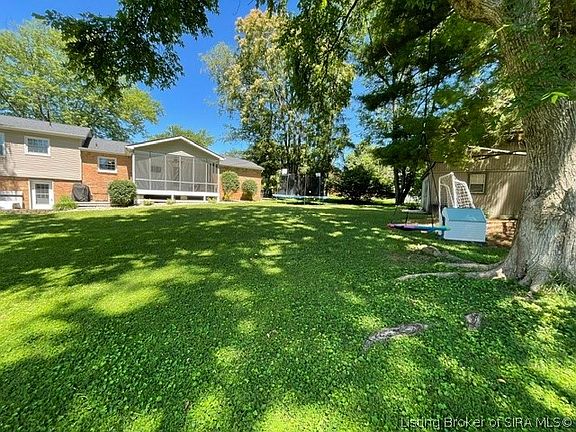 4th image of 2000 Fairway Drive