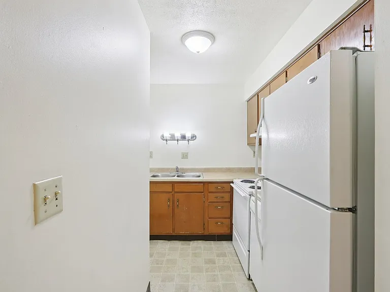 Fountain Park Apartments | Specials Available — Photo 40