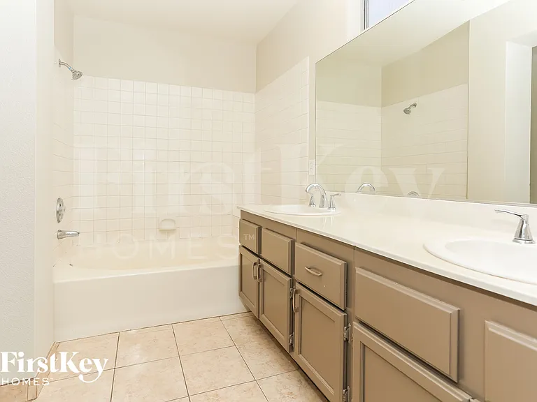 1673 Black Hills Way — Photo 13