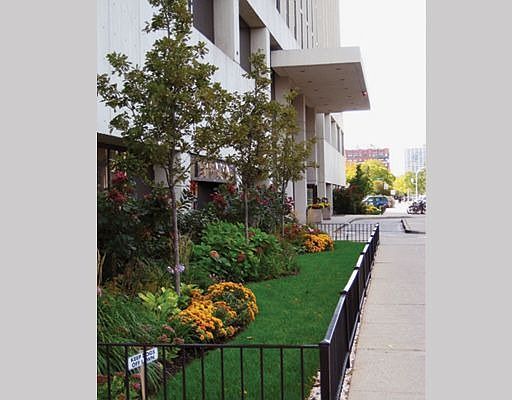 1st image of 4343 N Clarendon Ave APT 1303