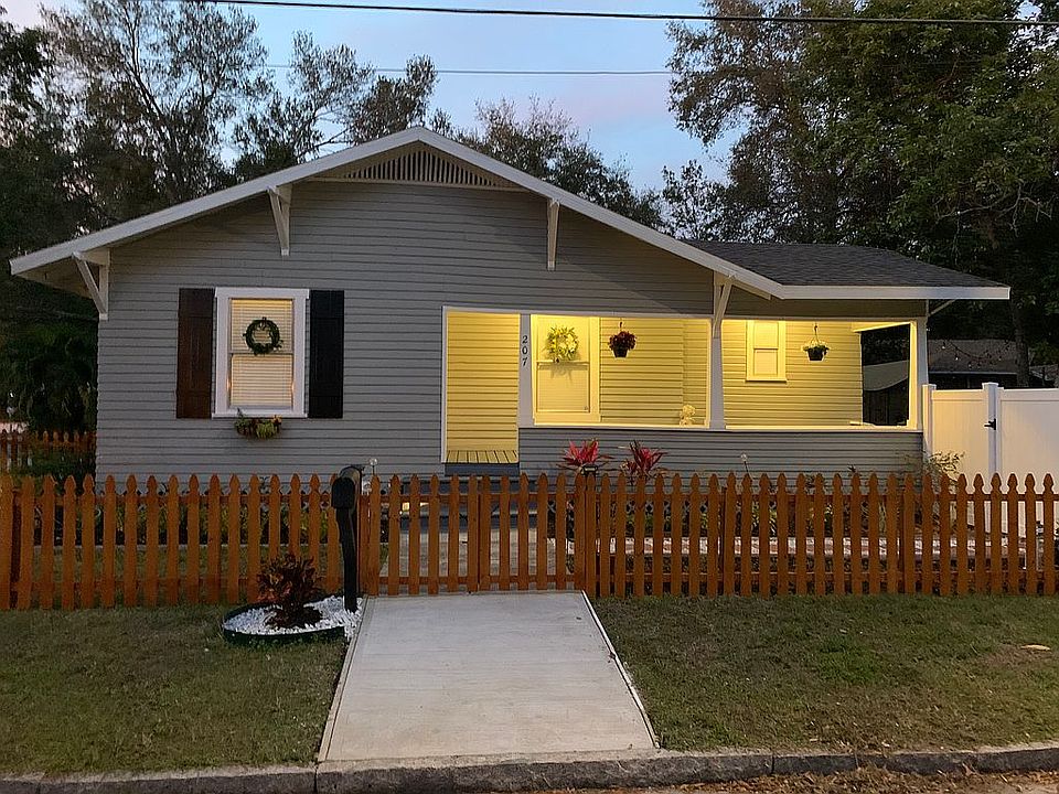 1st image of 207 W Woodlawn Ave
