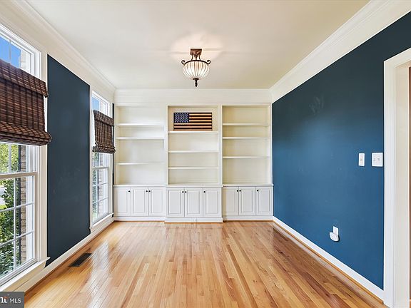 5th image of 720 Coybay Dr