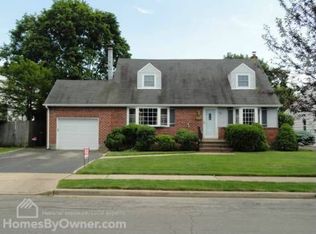 63 Amby Ave, Plainview, NY 11803